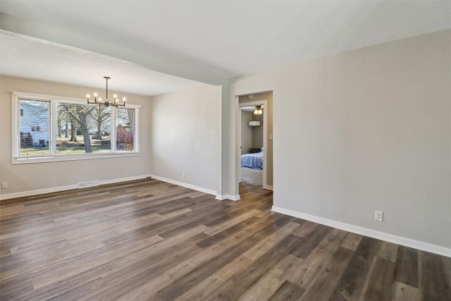 206 E 28th Street S, Newton, IA 50208