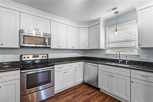 1056 Casanova DR, Virginia Beach, VA 23454