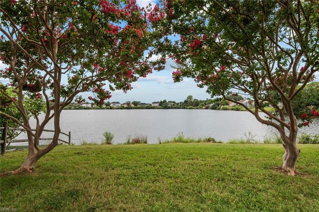 1056 Casanova DR, Virginia Beach, VA 23454