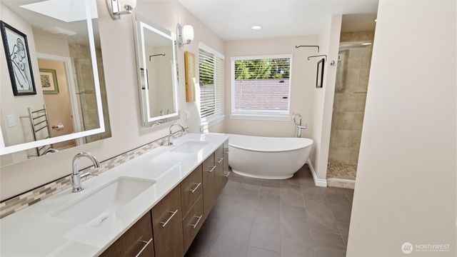 18212 73rd Avenue W, Edmonds, WA 98026