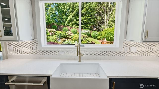 18212 73rd Avenue W, Edmonds, WA 98026