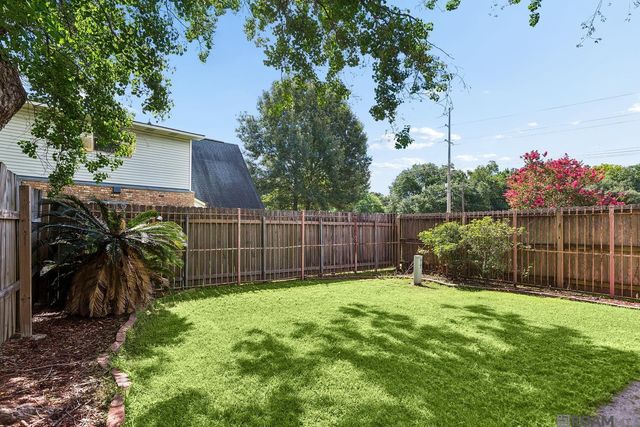 1905 Stonegate Ct, Baton Rouge, LA 70815