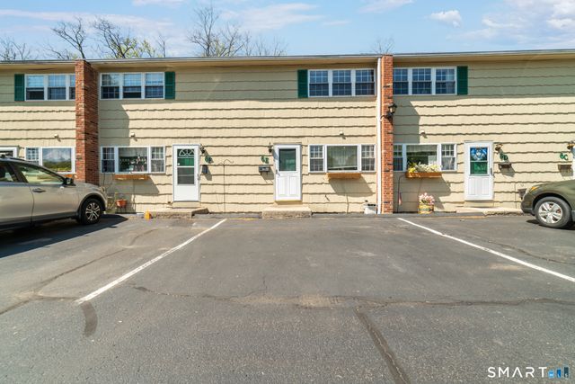 55 Porter Avenue 6E, Naugatuck, CT 06770