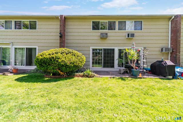 55 Porter Avenue 6E, Naugatuck, CT 06770