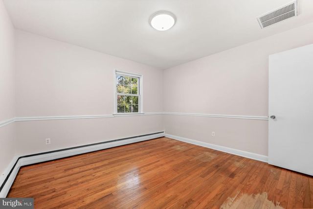 304 W OAK AVE, Easton, MD 21601