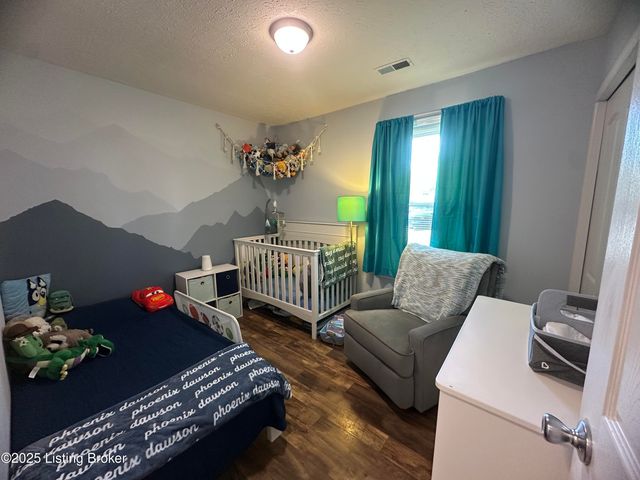 11001 Walbridge Ct, Louisville, KY 40299