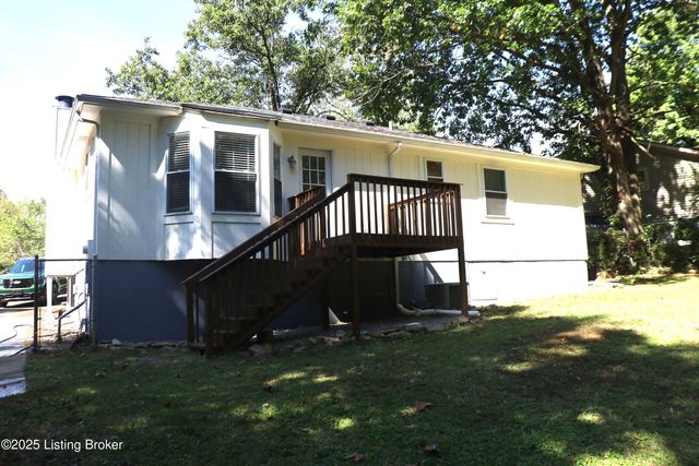 11001 Walbridge Ct, Louisville, KY 40299