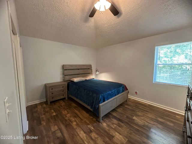 11001 Walbridge Ct, Louisville, KY 40299