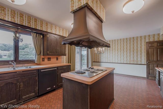 4642 Brightmore Road, Bloomfield Hills, MI 48302