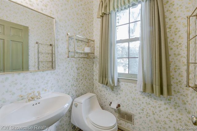 4642 Brightmore Road, Bloomfield Hills, MI 48302