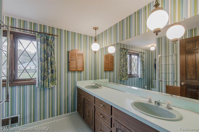 4642 Brightmore Road, Bloomfield Hills, MI 48302