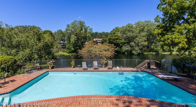 4642 Brightmore Road, Bloomfield Hills, MI 48302