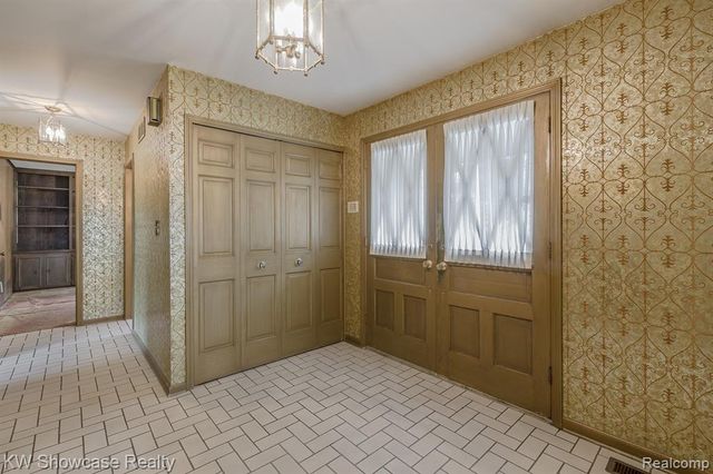 4642 Brightmore Road, Bloomfield Hills, MI 48302