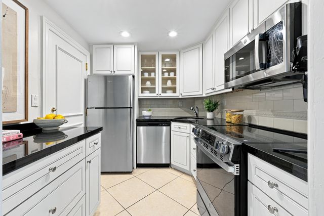 250 Bradley Place 504, Palm Beach, FL 33480