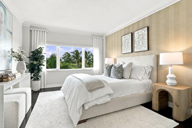 250 Bradley Place 504, Palm Beach, FL 33480