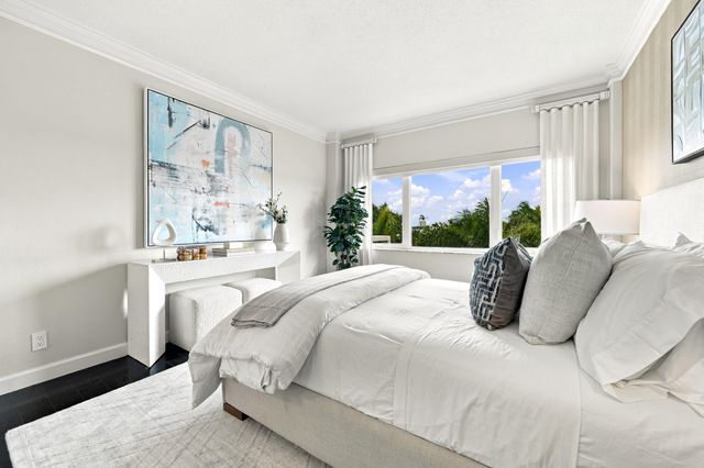 250 Bradley Place 504, Palm Beach, FL 33480