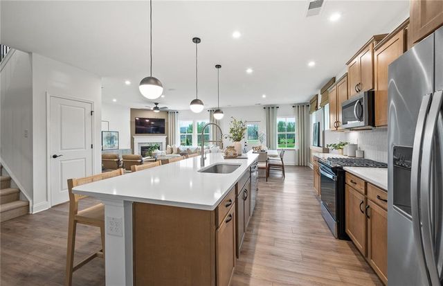 806 Tupelo Way, Villa Rica, GA 30180