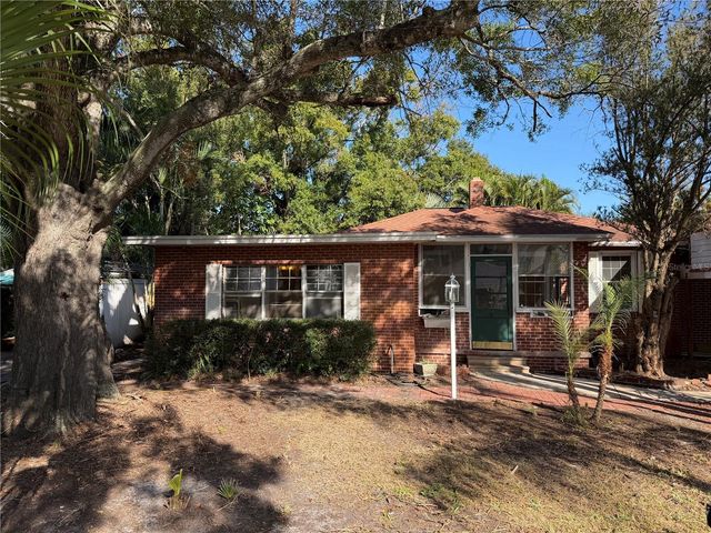 3813 W DE LEON STREET, Tampa, FL 33609