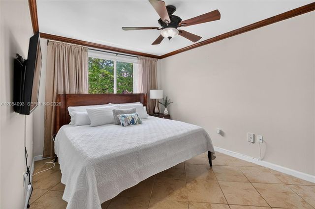 1060 NW 7th St 205, Miami, FL 33136