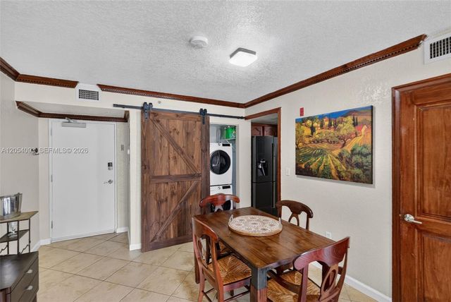 1060 NW 7th St 205, Miami, FL 33136