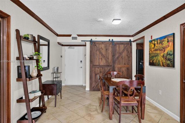 1060 NW 7th St 205, Miami, FL 33136