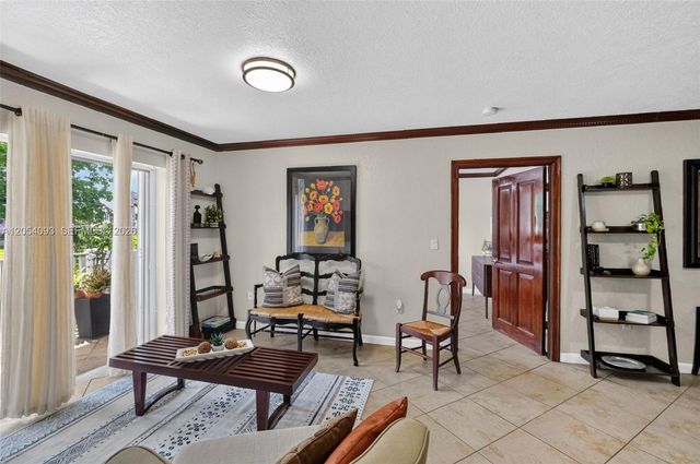 1060 NW 7th St 205, Miami, FL 33136