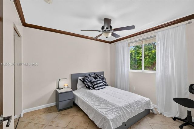 1060 NW 7th St 205, Miami, FL 33136
