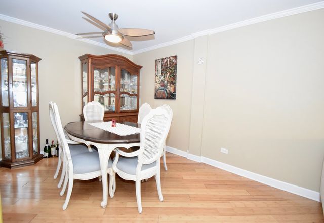 1101 S Hunt Club Drive 115, Mount Prospect, IL 60056