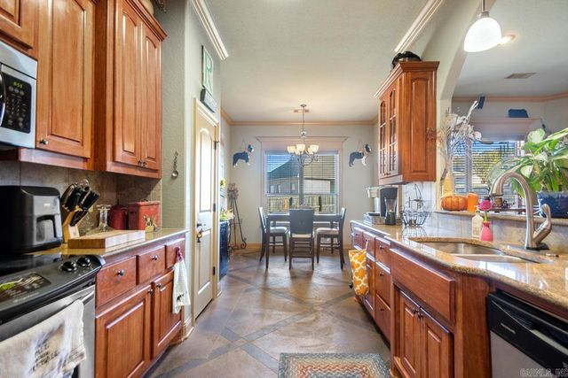 2502 Daisy Cove, Bryant, AR 72022