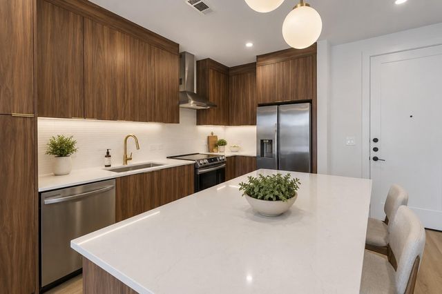 1701 Simond Ave 226, Austin, TX 78723