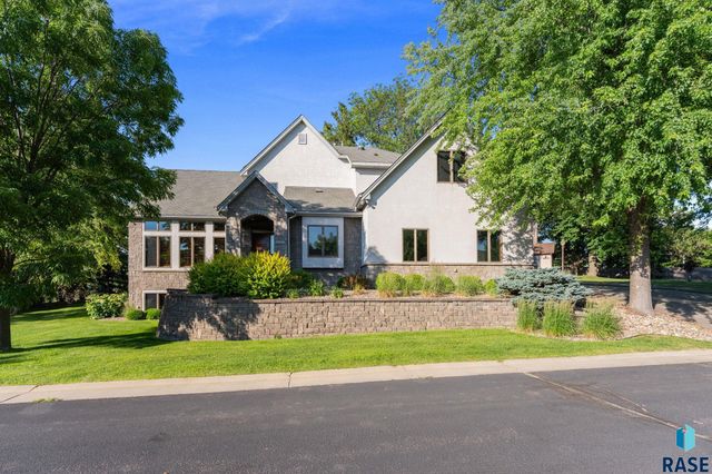 2502 S Big Timber Pl Place, Sioux Falls, SD 57105