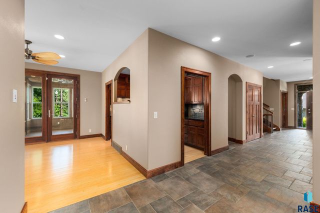 2502 S Big Timber Pl Place, Sioux Falls, SD 57105