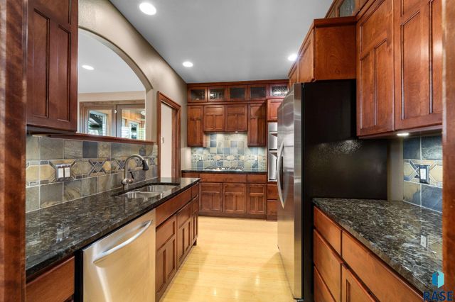 2502 S Big Timber Pl Place, Sioux Falls, SD 57105