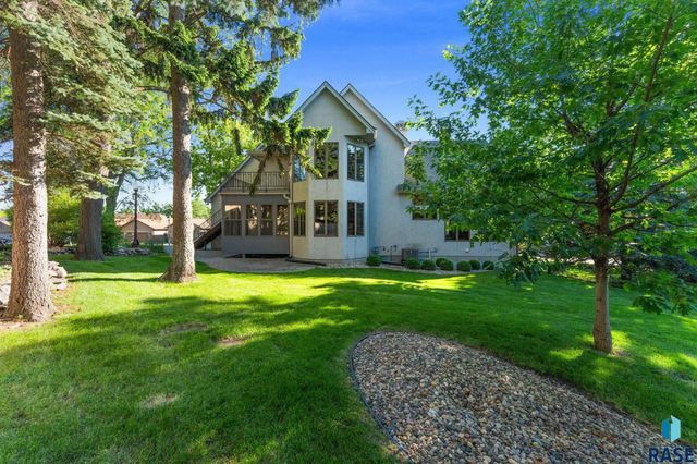 2502 S Big Timber Pl Place, Sioux Falls, SD 57105