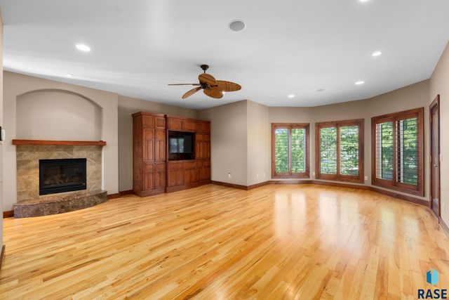 2502 S Big Timber Pl Place, Sioux Falls, SD 57105