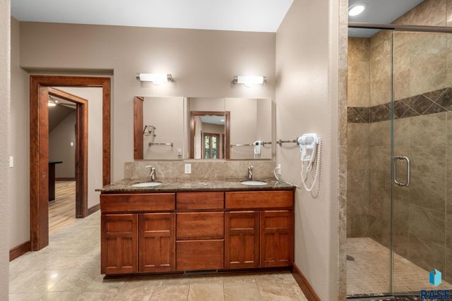 2502 S Big Timber Pl Place, Sioux Falls, SD 57105