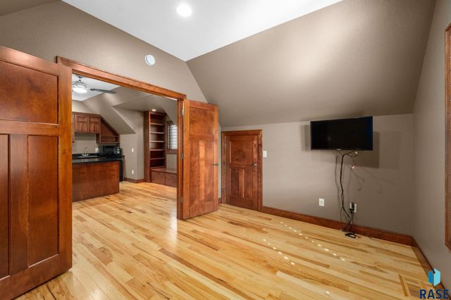 2502 S Big Timber Pl Place, Sioux Falls, SD 57105