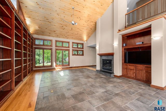 2502 S Big Timber Pl Place, Sioux Falls, SD 57105