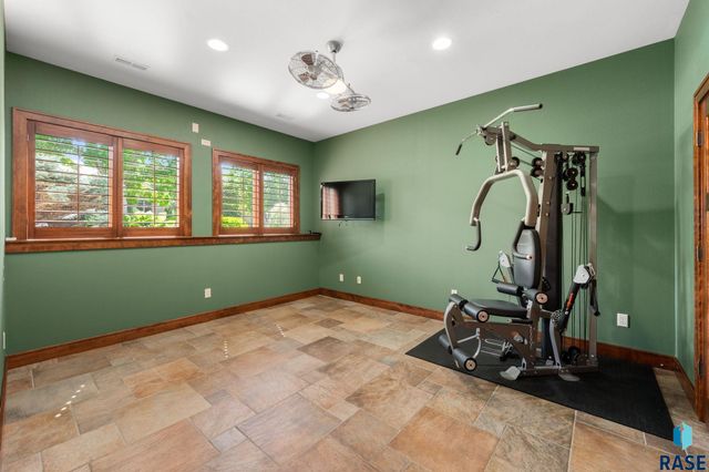 2502 S Big Timber Pl Place, Sioux Falls, SD 57105