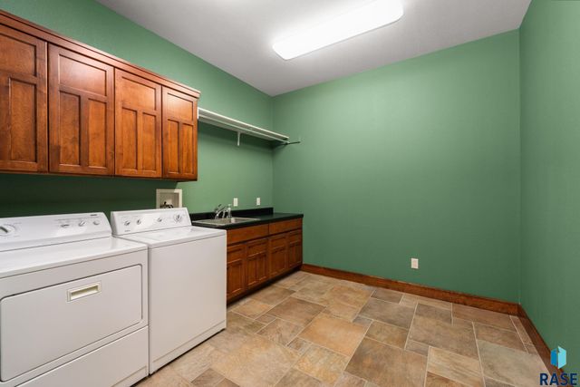 2502 S Big Timber Pl Place, Sioux Falls, SD 57105
