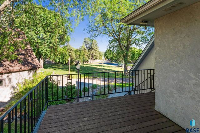 2502 S Big Timber Pl Place, Sioux Falls, SD 57105