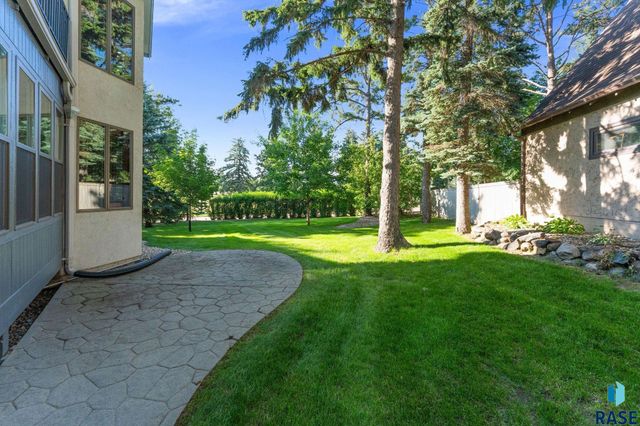 2502 S Big Timber Pl Place, Sioux Falls, SD 57105