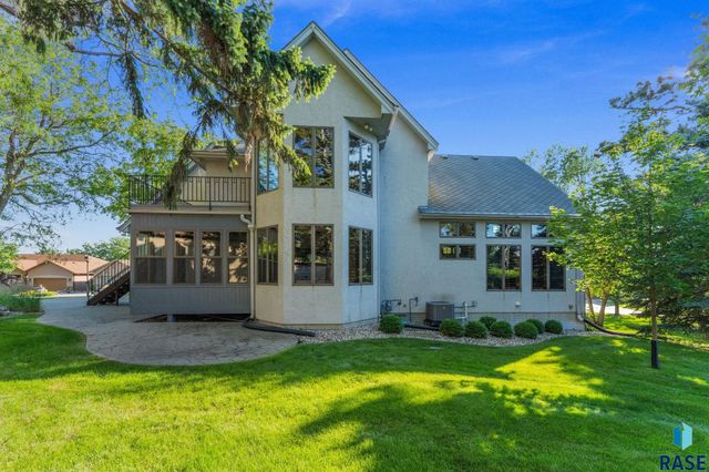 2502 S Big Timber Pl Place, Sioux Falls, SD 57105