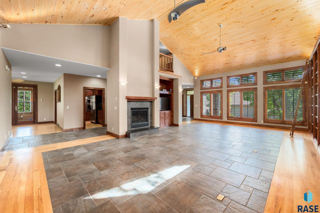 2502 S Big Timber Pl Place, Sioux Falls, SD 57105