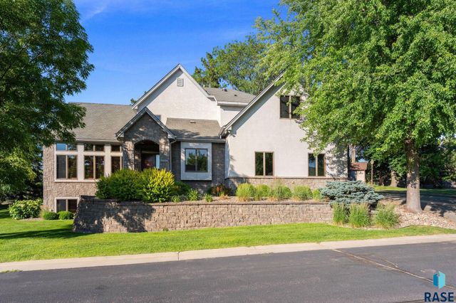 2502 S Big Timber Pl Place, Sioux Falls, SD 57105