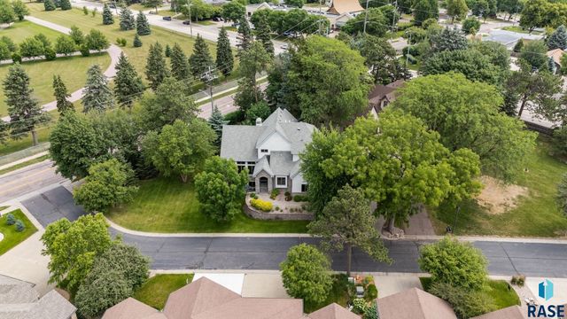 2502 S Big Timber Pl Place, Sioux Falls, SD 57105