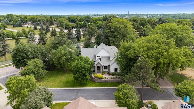 2502 S Big Timber Pl Place, Sioux Falls, SD 57105
