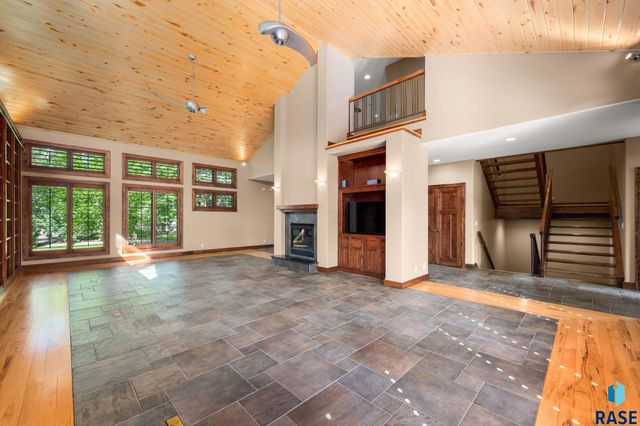 2502 S Big Timber Pl Place, Sioux Falls, SD 57105