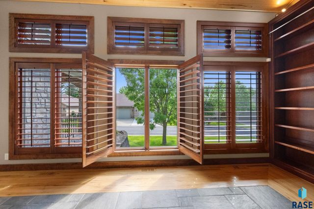 2502 S Big Timber Pl Place, Sioux Falls, SD 57105