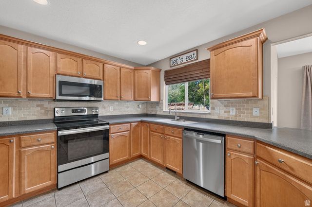 2135 W SEGO ST, West Haven, UT 84401